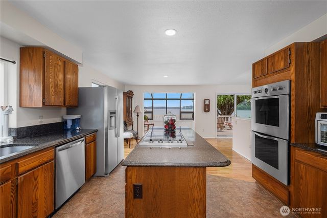 4030 SE Kamilche Point Road, Shelton, WA 98584