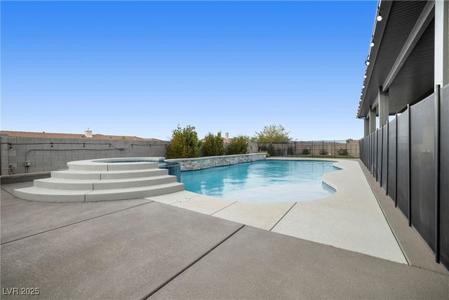 432 North Racetrack Road, Henderson, NV 89015