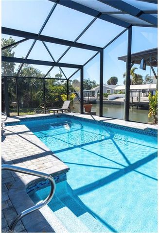323 Washington CT, Fort Myers Beach, FL 33931