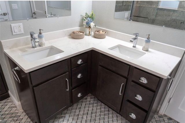 323 Washington CT, Fort Myers Beach, FL 33931