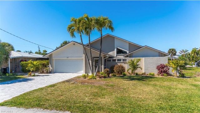 323 Washington CT, Fort Myers Beach, FL 33931