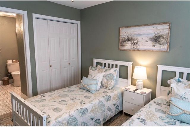 323 Washington CT, Fort Myers Beach, FL 33931