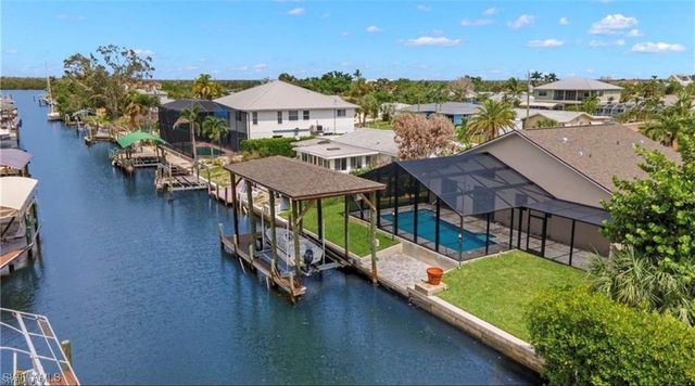 323 Washington CT, Fort Myers Beach, FL 33931