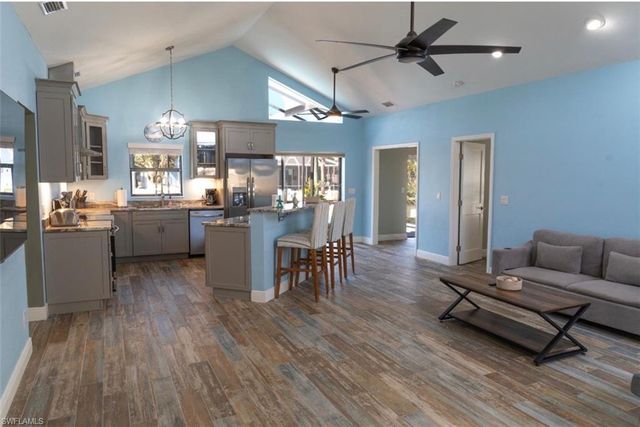 323 Washington CT, Fort Myers Beach, FL 33931
