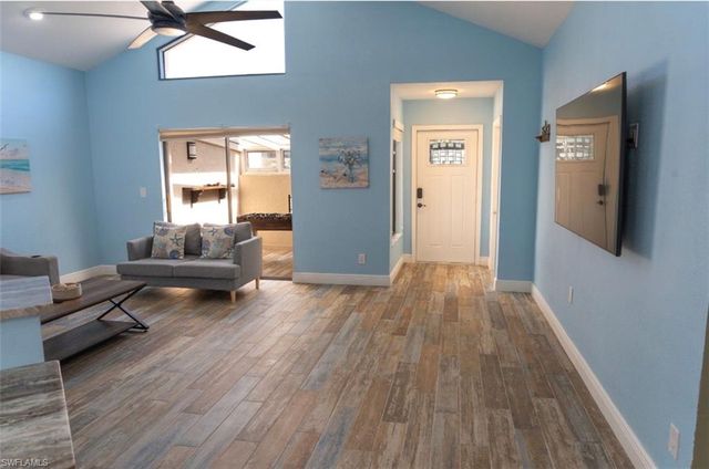 323 Washington CT, Fort Myers Beach, FL 33931