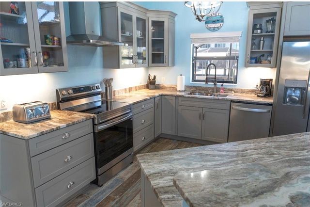 323 Washington CT, Fort Myers Beach, FL 33931