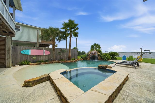 1623 Dick Bay Drive, San Leon, TX 77539