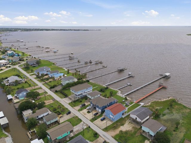 1623 Dick Bay Drive, San Leon, TX 77539