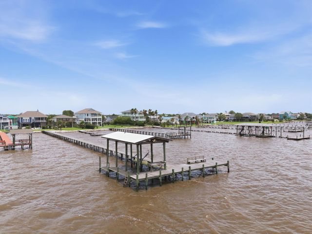 1623 Dick Bay Drive, San Leon, TX 77539