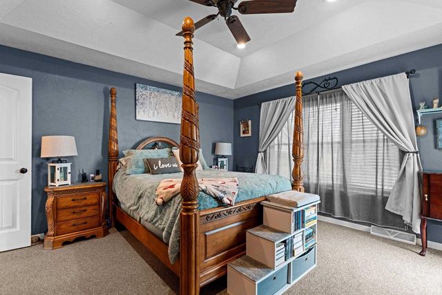 833 WHISPERING WAY, Omro, WI 54963