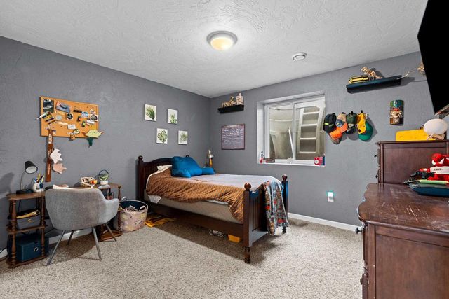 833 WHISPERING WAY, Omro, WI 54963