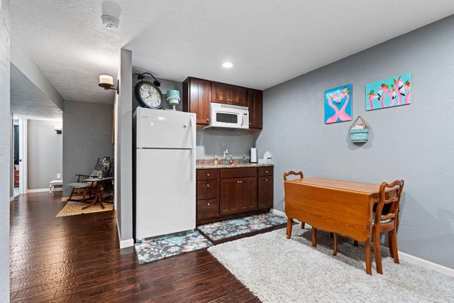 833 WHISPERING WAY, Omro, WI 54963