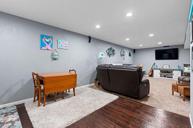 833 WHISPERING WAY, Omro, WI 54963