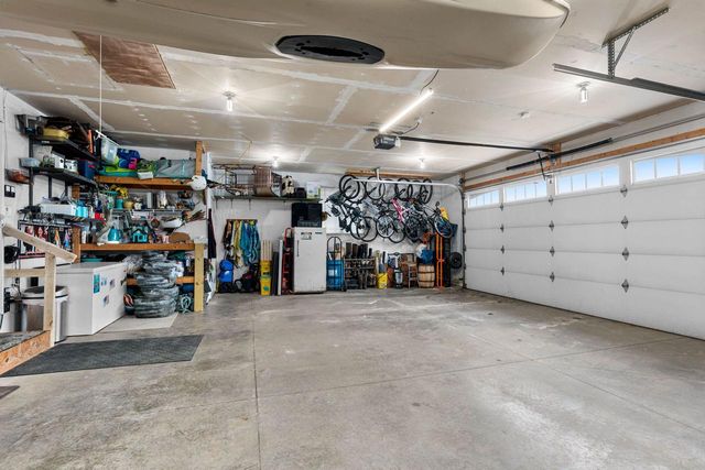 833 WHISPERING WAY, Omro, WI 54963