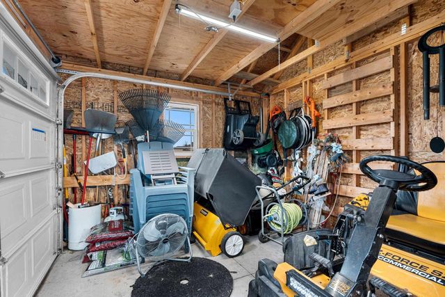 833 WHISPERING WAY, Omro, WI 54963