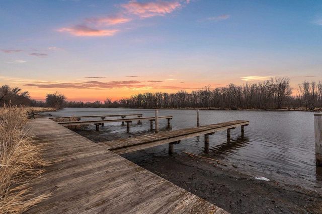 833 WHISPERING WAY, Omro, WI 54963