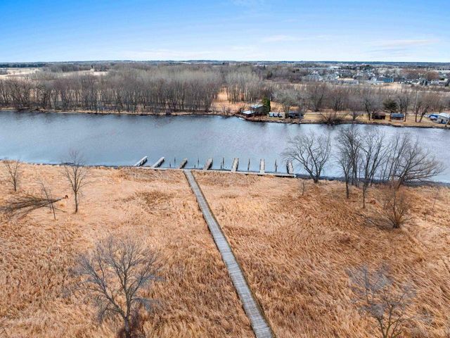 833 WHISPERING WAY, Omro, WI 54963