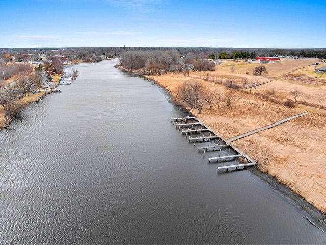 833 WHISPERING WAY, Omro, WI 54963