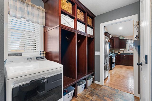 833 WHISPERING WAY, Omro, WI 54963