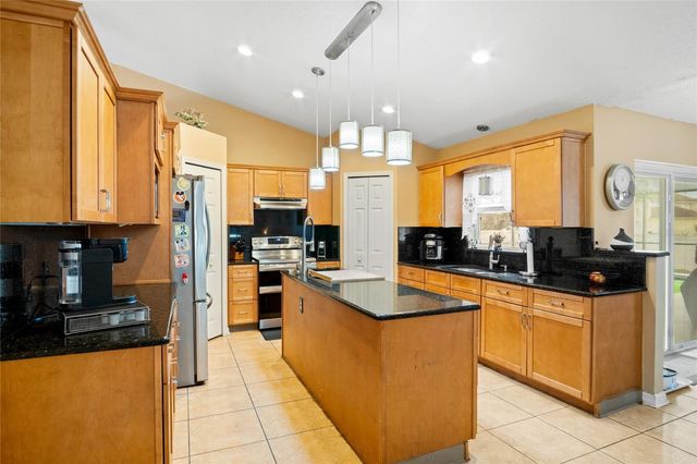 203 FLOUNDER PLACE, Poinciana, FL 34759