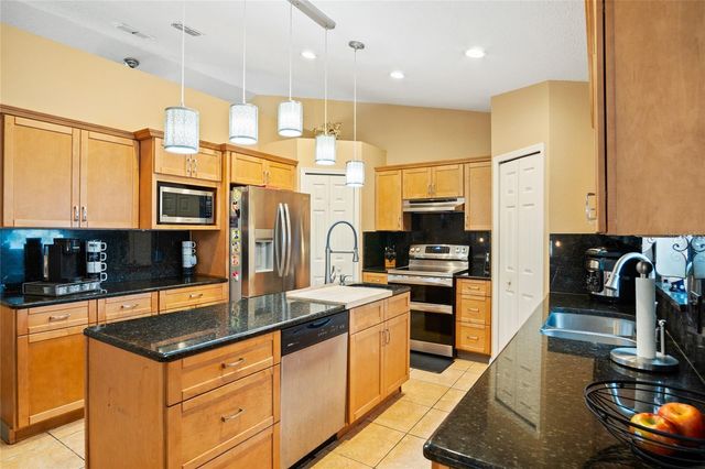 203 FLOUNDER PLACE, Poinciana, FL 34759