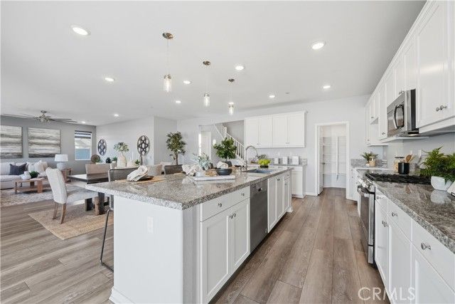 34579 Candlestick Circle, Murrieta, CA 92563