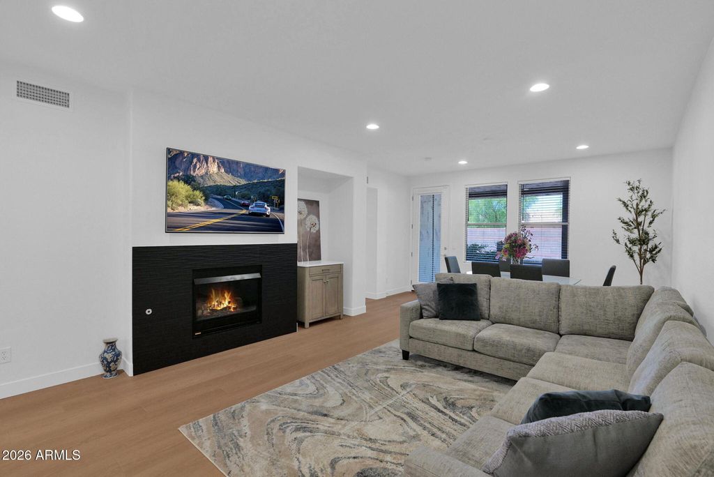 15221 N CLUBGATE Drive 1023, Scottsdale, AZ 85254 — photo 2