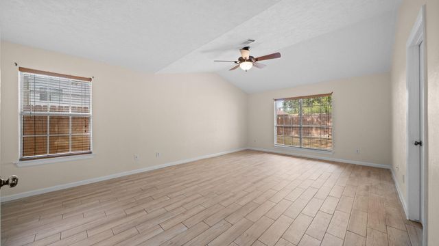 7035 Redwood Falls Drive, Pasadena, TX 77505