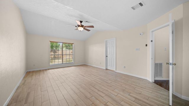 7035 Redwood Falls Drive, Pasadena, TX 77505