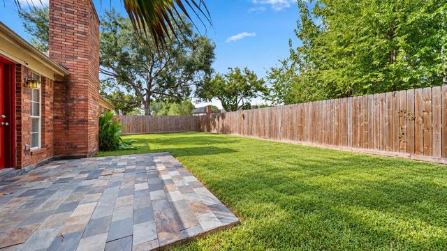 7035 Redwood Falls Drive, Pasadena, TX 77505