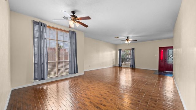 7035 Redwood Falls Drive, Pasadena, TX 77505