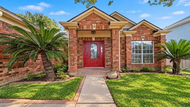 7035 Redwood Falls Drive, Pasadena, TX 77505
