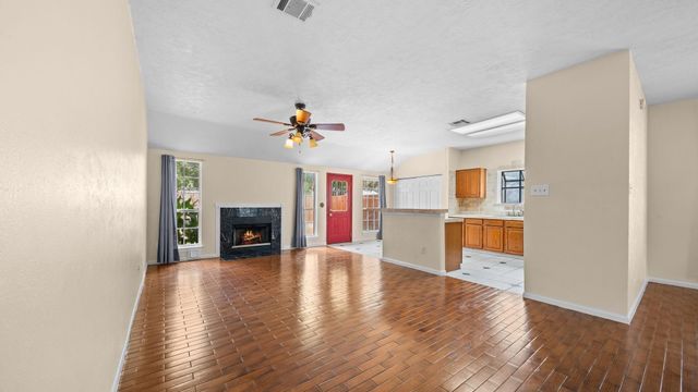 7035 Redwood Falls Drive, Pasadena, TX 77505