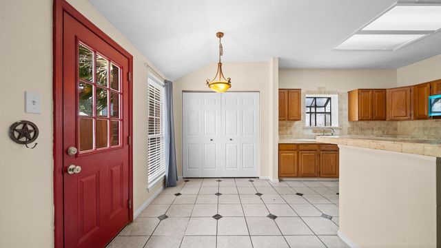 7035 Redwood Falls Drive, Pasadena, TX 77505