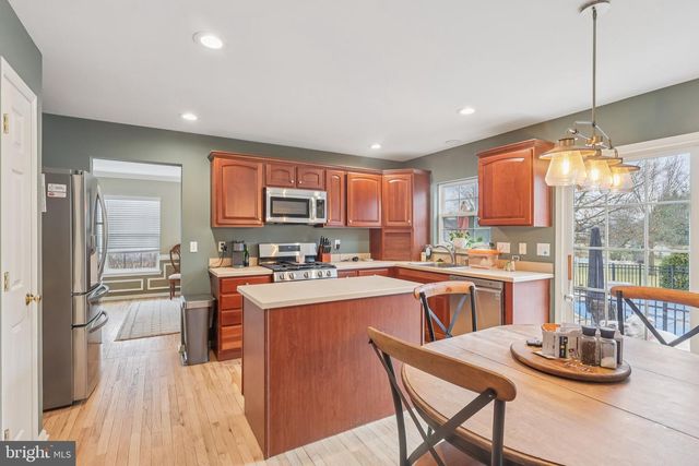 17 RIDGEVIEW RD, Delran, NJ 08075