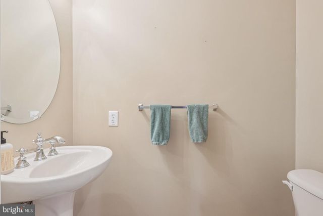 17 RIDGEVIEW RD, Delran, NJ 08075