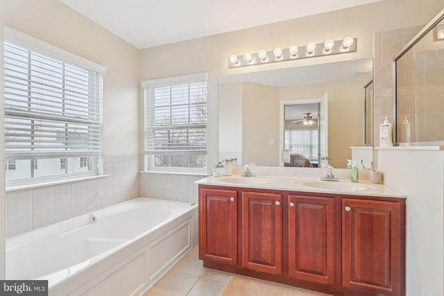 17 RIDGEVIEW RD, Delran, NJ 08075