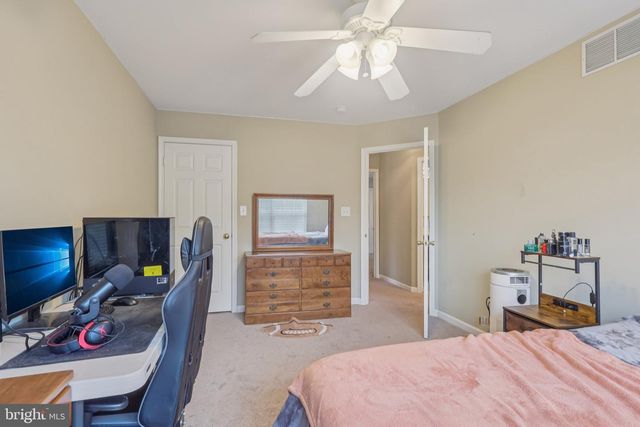 17 RIDGEVIEW RD, Delran, NJ 08075