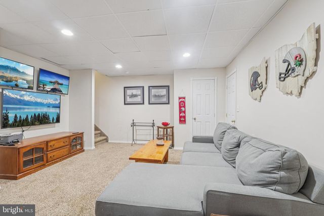 17 RIDGEVIEW RD, Delran, NJ 08075