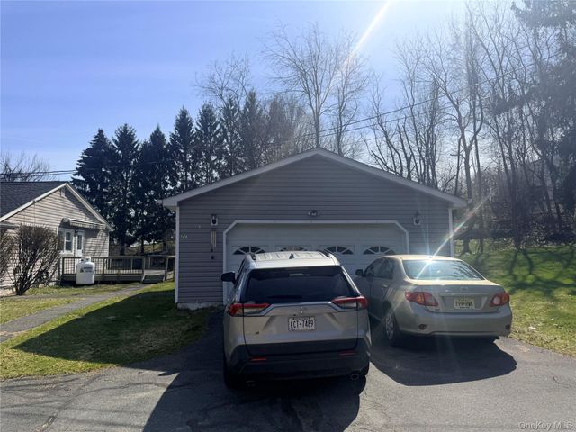 77 Upper rd Road, Middletown, NY 10940