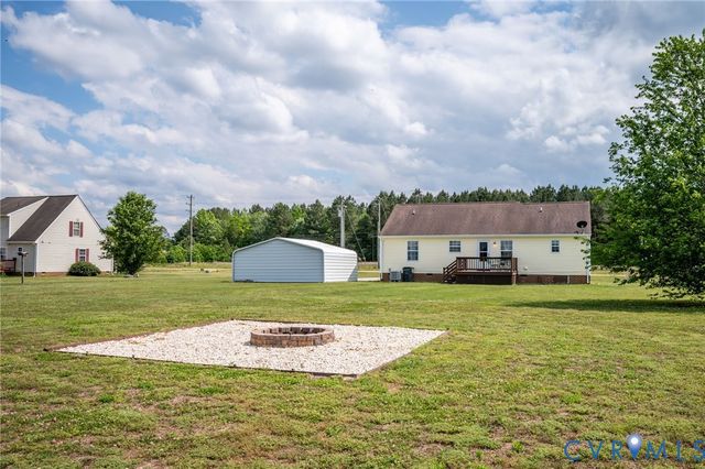 5280 W Quaker Rd, Disputanta, VA 23842