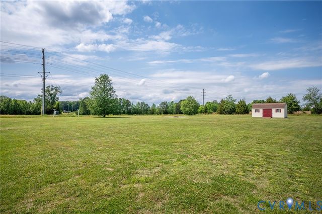 5280 W Quaker Rd, Disputanta, VA 23842