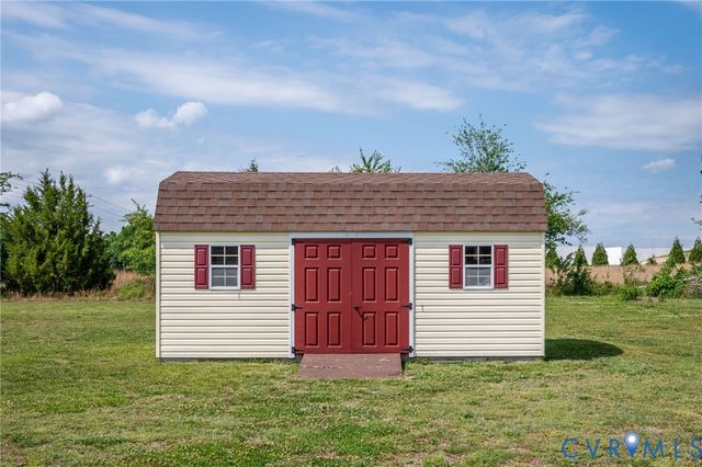 5280 W Quaker Rd, Disputanta, VA 23842