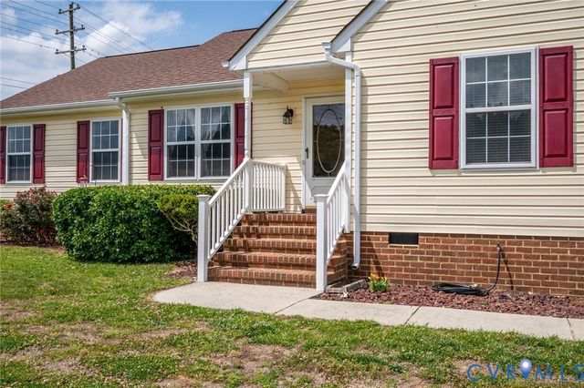 5280 W Quaker Rd, Disputanta, VA 23842