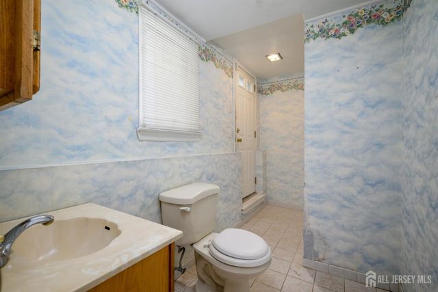 95 New Dover Avenue, Colonia, NJ 07067