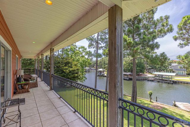 4561 Soundside Ter, Gulf Breeze, FL 32563
