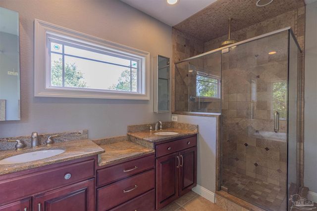 4561 Soundside Ter, Gulf Breeze, FL 32563