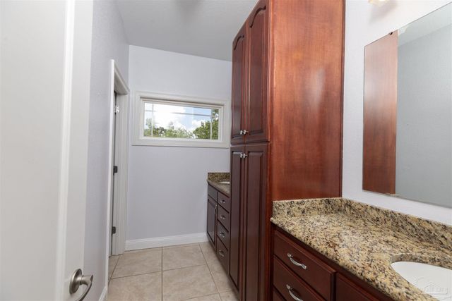 4561 Soundside Ter, Gulf Breeze, FL 32563