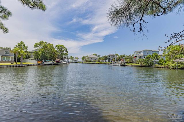 4561 Soundside Ter, Gulf Breeze, FL 32563