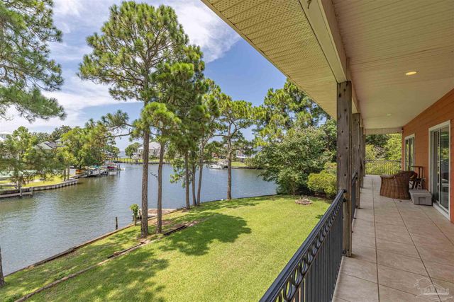 4561 Soundside Ter, Gulf Breeze, FL 32563